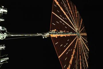 天问二号在轨飞行正常 圆形柔性太阳翼展开